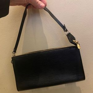 Louie Vuitton Pochette Accessoires Epi Leather